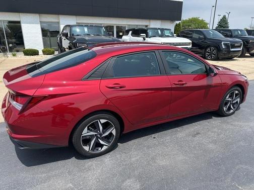 2023 Hyundai ELANTRA SEL