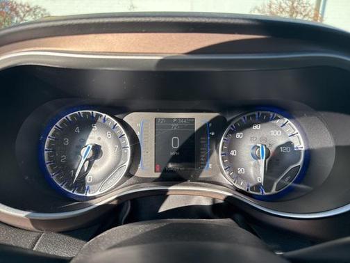 2017 Chrysler Pacifica Touring-L