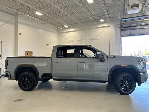 2024 GMC Sierra 2500 AT4