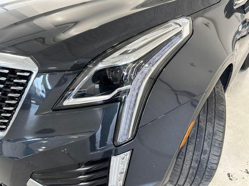 Wilder Metallic 2022 Cadillac XT5 Premium Luxury