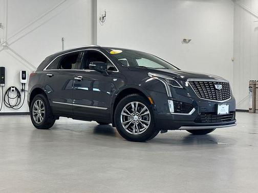 Wilder Metallic 2022 Cadillac XT5 Premium Luxury
