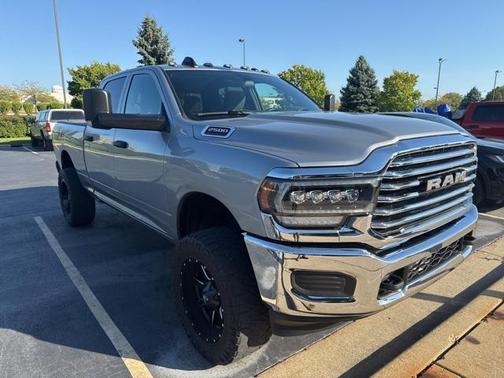 2021 RAM 2500 Tradesman Crew Cab 4x4 6'4' Box
