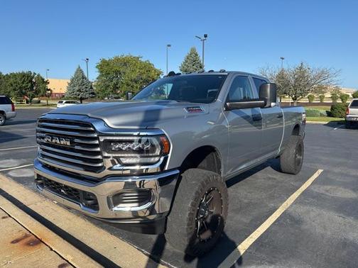 2021 RAM 2500 Tradesman Crew Cab 4x4 6'4' Box