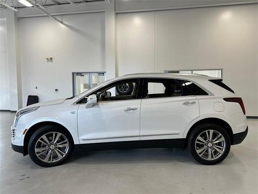 2022 Cadillac XT5 Premium Luxury