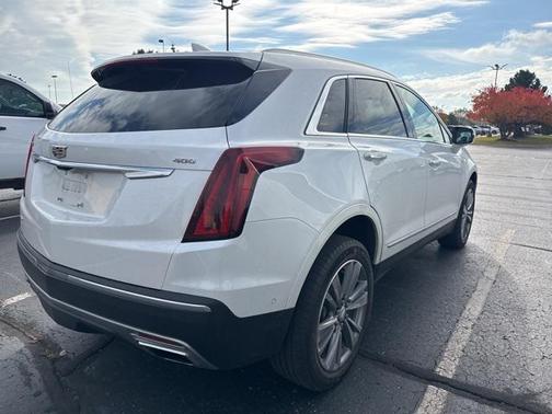 2022 Cadillac XT5 Premium Luxury