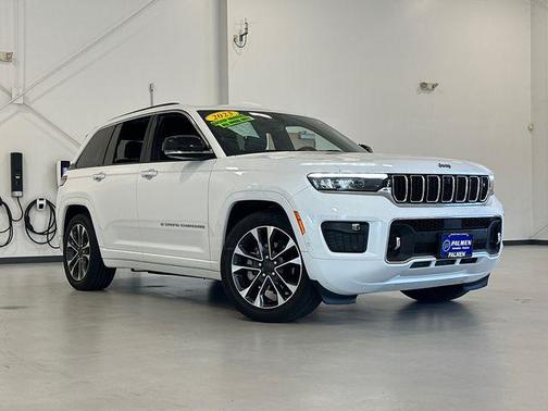 Bright White Clearcoat 2023 Jeep Grand Cherokee Overland