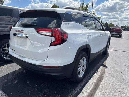 2022 GMC Terrain SLE