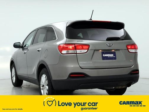 Photo 2 of 24 of 2017 Kia Sorento L