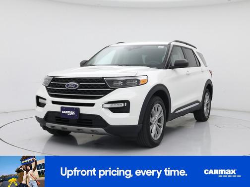 White 2022 Ford Explorer XLT