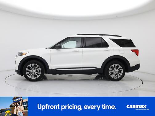 White 2022 Ford Explorer XLT