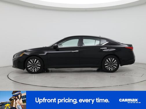 Black 2024 Nissan Altima SV