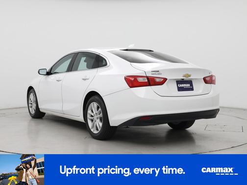 White 2018 Chevrolet Malibu LT