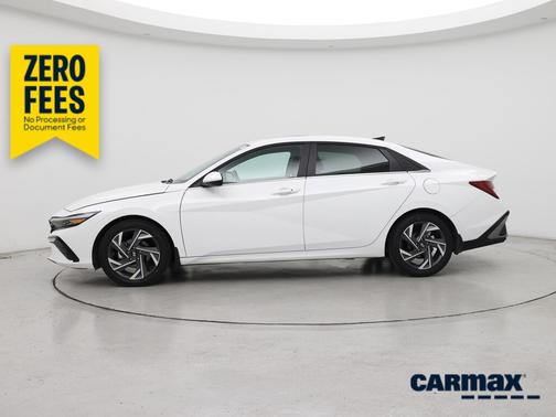 White 2025 Hyundai ELANTRA SEL Convenience