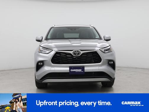 Silver 2021 Toyota Highlander Platinum