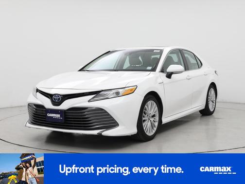 2020 Toyota Camry Hybrid XLE