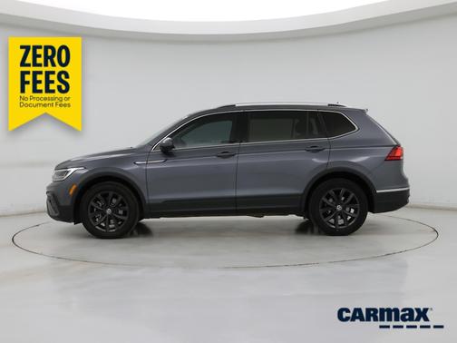 Gray 2024 Volkswagen Tiguan SE