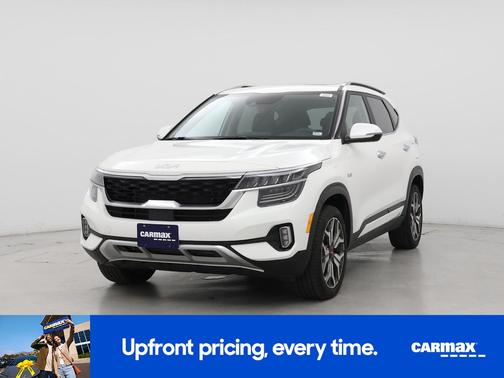White 2023 Kia Seltos SX
