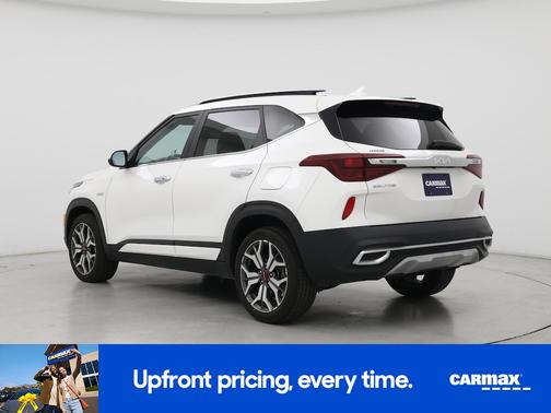 White 2023 Kia Seltos SX