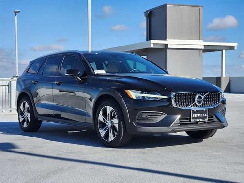 2020 Volvo V60 Cross Country T5