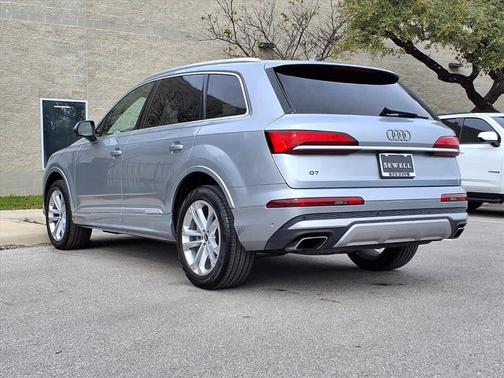 2025 Audi Q7 55 Premium Plus
