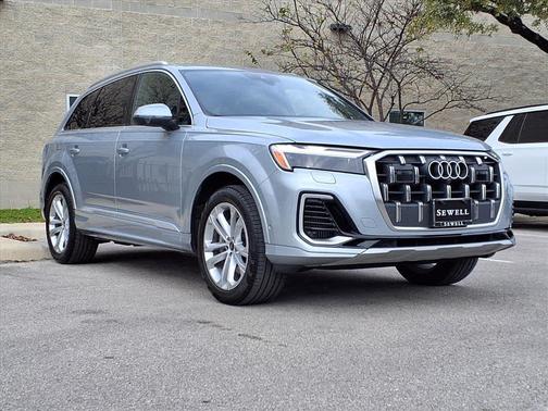 2025 Audi Q7 55 Premium Plus