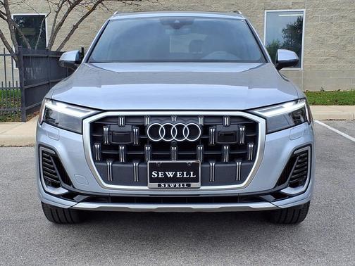 2025 Audi Q7 55 Premium Plus