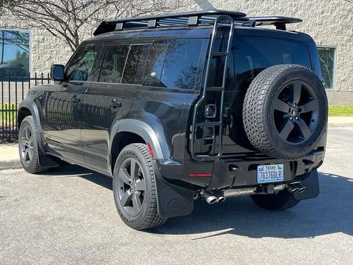 2024 Land Rover Defender 110 V8
