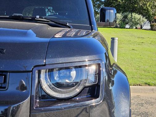 2023 Land Rover Defender 130 X-Dynamic SE