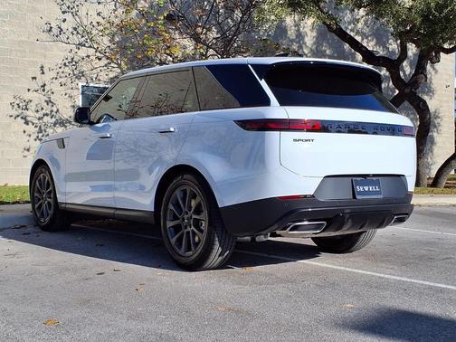Fuji White 2026 Land Rover Range Rover Sport SE