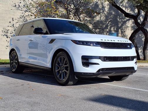 Fuji White 2026 Land Rover Range Rover Sport SE