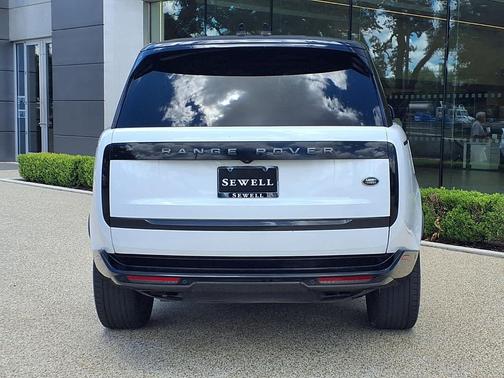 WHITE 2023 Land Rover Range Rover P530 SE