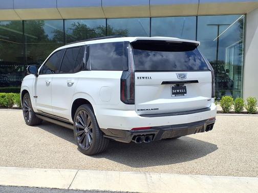 Crystal White Tricoat 2025 Cadillac Escalade V-Series