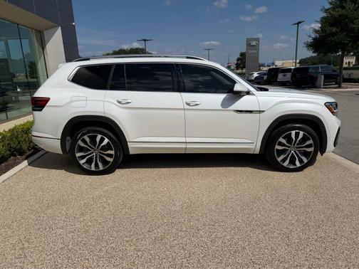 Opal White Pearl 2023 Volkswagen Atlas 3.6L SEL Premium