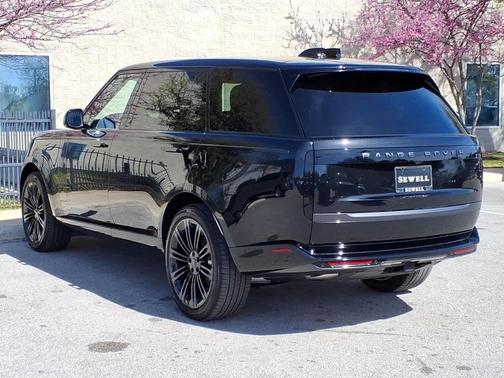 SANTORINI BLACK 2026 Land Rover Range Rover P400 SE 7 Seat