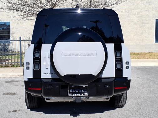 2026 Land Rover Defender P400 X-Dynamic SE