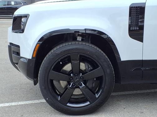 2026 Land Rover Defender P400 X-Dynamic SE