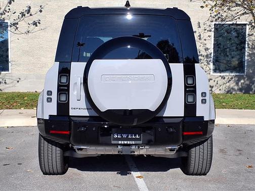 2026 Land Rover Defender P400 X