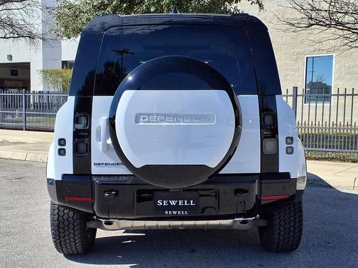 2026 Land Rover Defender P400 X-Dynamic SE