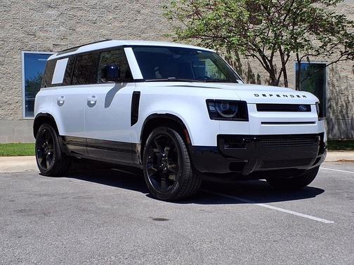 Fuji White 2026 Land Rover Defender P400 X-Dynamic SE