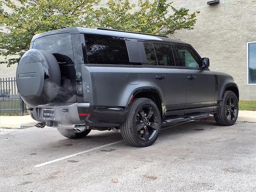 2026 Land Rover Defender V8