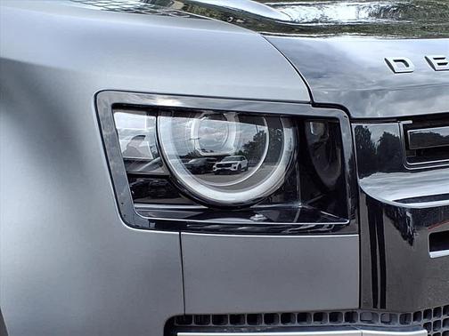 2026 Land Rover Defender V8