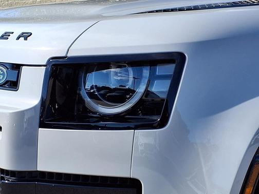 2026 Land Rover Defender P400 X-Dynamic SE