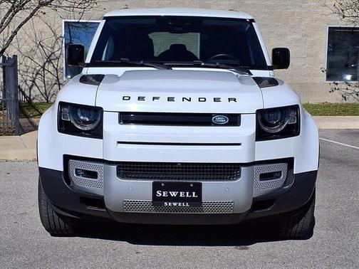 2024 Land Rover Defender 110 P300