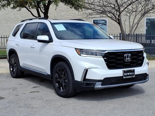 2025 Honda Pilot Touring 8-Passenger