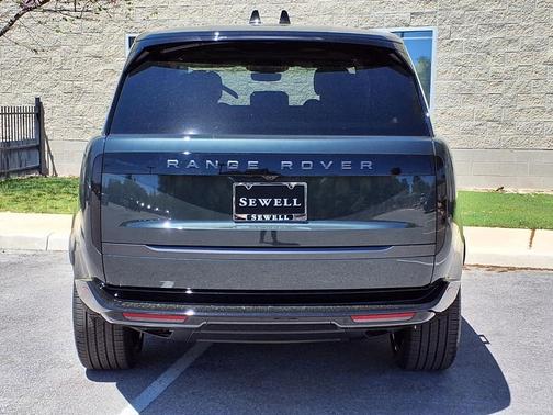 BELGRAVIA GREE 2026 Land Rover Range Rover P400 SE