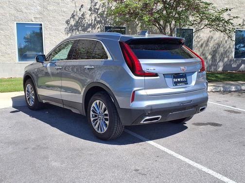 Argent Silver Metallic 2025 Cadillac XT4 Premium Luxury