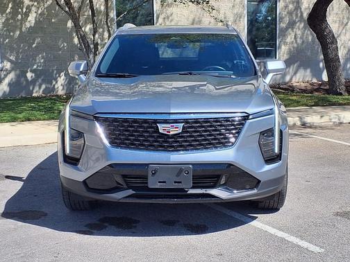 Argent Silver Metallic 2025 Cadillac XT4 Premium Luxury