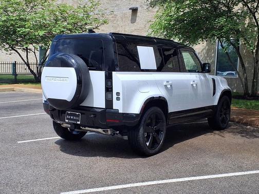 Fuji White 2026 Land Rover Defender P400 X-Dynamic SE