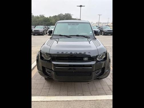 2024 Land Rover Defender 110 V8