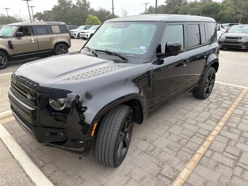 2024 Land Rover Defender 110 V8